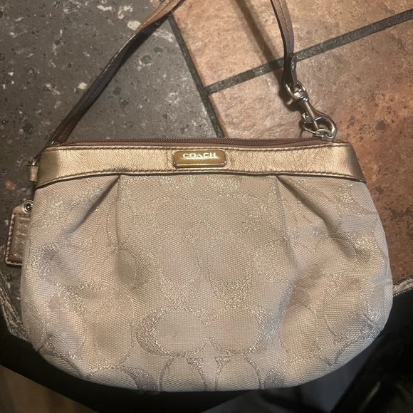 Designer purses - Picture 3 of 4